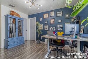 Building Photo - 9311 Mimosa Manor