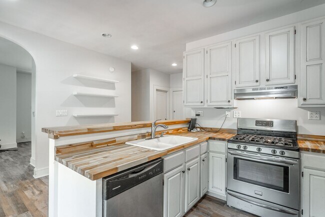 Building Photo - 2 Bedroom Home in North Chattanooga