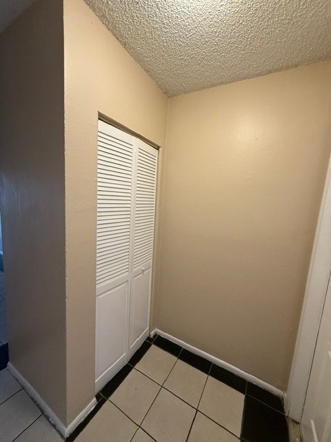 Building Photo - 3907 NW 30th Terrace