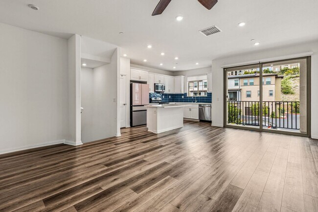 Building Photo - Highly upgraded 3 Bed 3 Bath Townhome with Resort Style Amenities