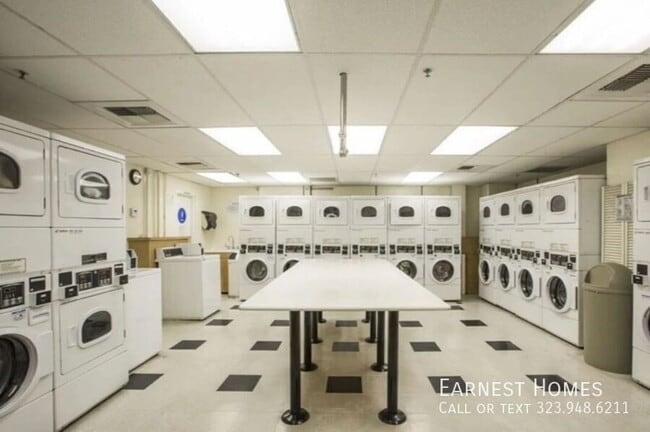 Building Photo - 2160 Century Park E