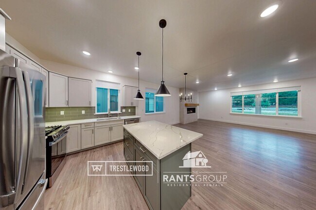 Building Photo - Brand New! Modern Home in Trestlewood – Where Comfort Meets Community!