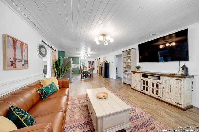 Building Photo - 690 Windrush