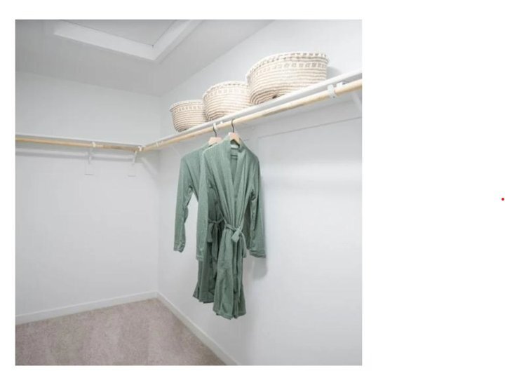 Building Photo - 8882 Fairport Ave