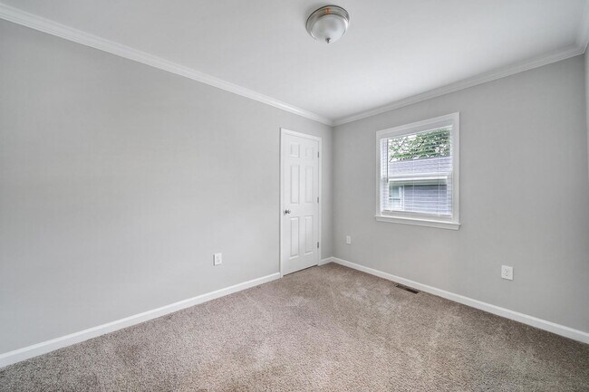 Building Photo - Beautiful Brick Home With Large Driveway
