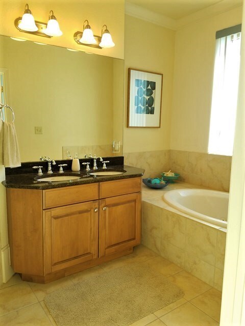 Building Photo - 201 W Capricorn Dr