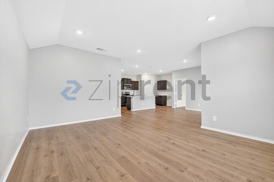 Building Photo - 13137 Rich Ln