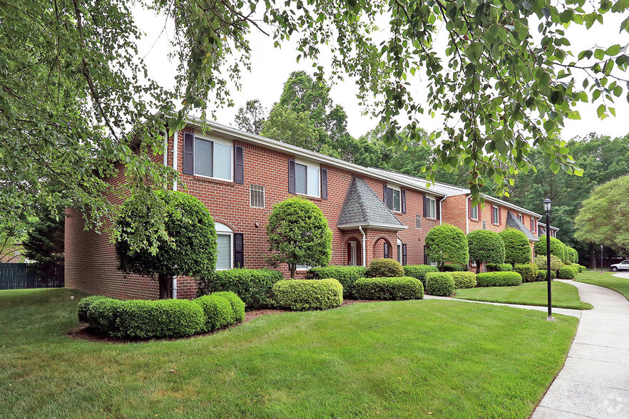 Building Photo - St. Andrews Apartments