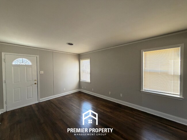 Building Photo - Charming 3-Bedroom Memphis Rental with Hardwood Floors & Fenced Backyard
