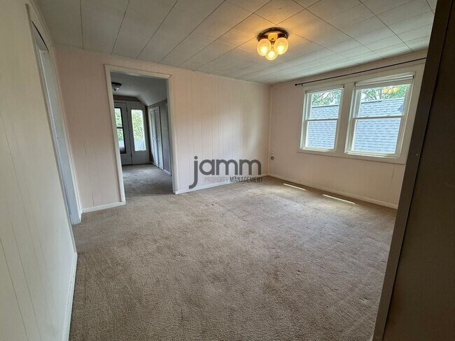 Building Photo - 1330 Cranford-Unit #3
