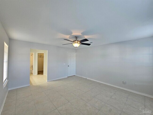 Building Photo - 28 Easton St