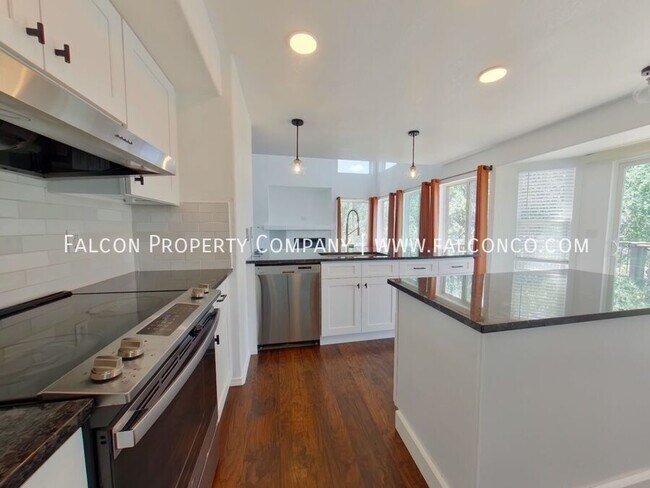 Building Photo - 1111 Mt Estes Dr