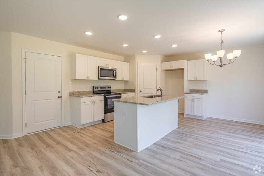 4BR, 2.5BA - 2,300SF - Kitchen - Angela's Ridge of New Hope