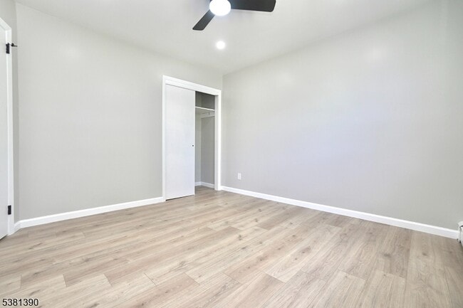 Building Photo - 467 Hobson Ave