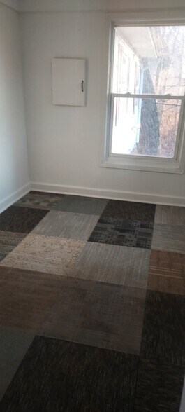 Building Photo - 2802 S Main St