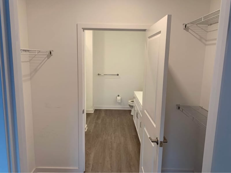 Building Photo - 4743 N Wolcott Ave