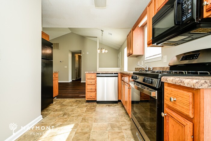 Building Photo - 1195 Foxwood Dr