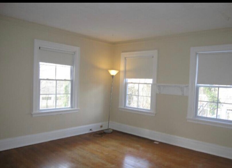 Building Photo - 4822 Roland Ave