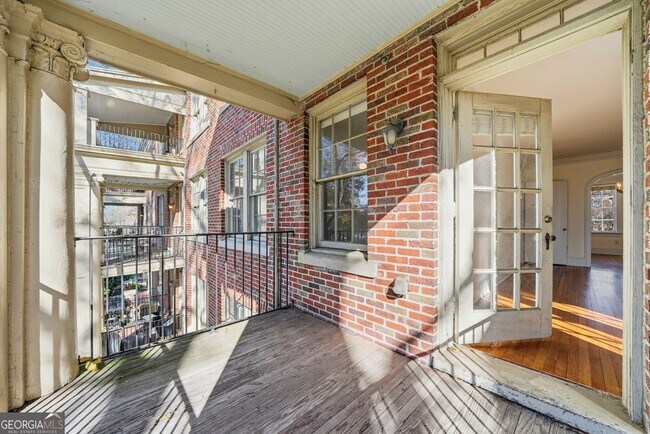 Building Photo - 2814 Peachtree Rd NW