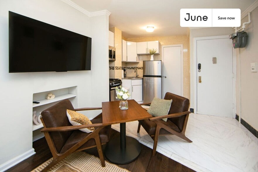 Building Photo - 534 E 14th St