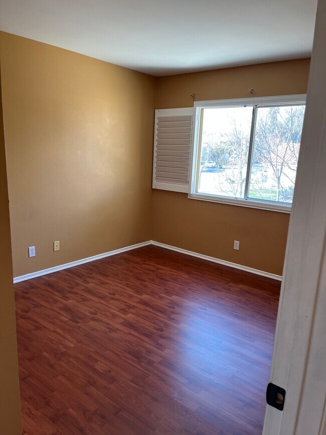 Building Photo - 383 Camden Ct