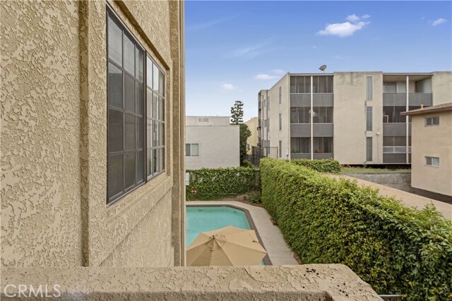 Building Photo - 221 S Oak Knoll Ave