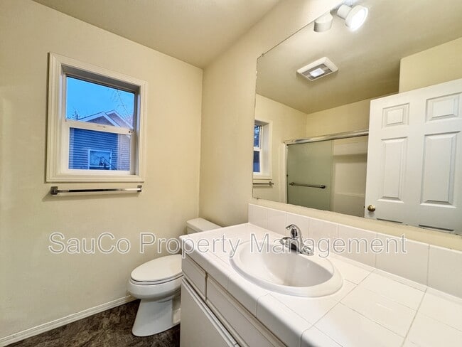 Building Photo - 351 SE 58th Ct