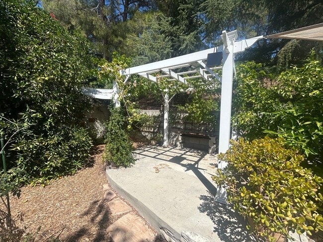 Building Photo - Charming 1951 Tujunga Home – Hillside Hide...