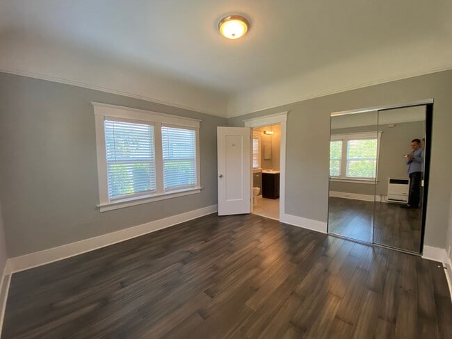 Building Photo - Gorgeous 2BR/1BA Home in Temescal, Great N Oakland Location