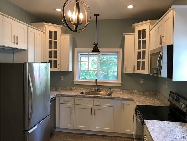 Building Photo - 1801 James St