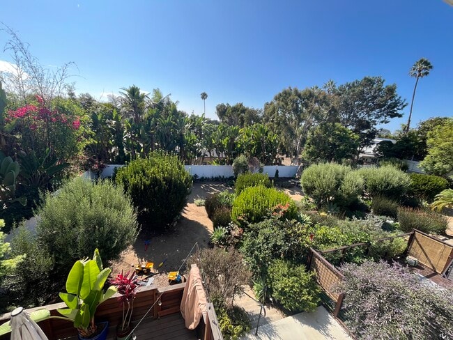 Building Photo - 1204 Hygeia Ave