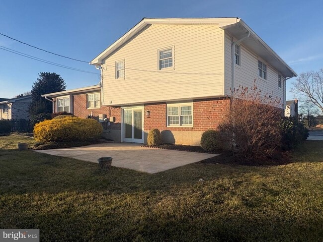 Building Photo - 119 E Padonia Rd