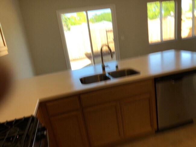 Building Photo - Modesto 3 Bedroom 2.5 Bath Newer Construction
