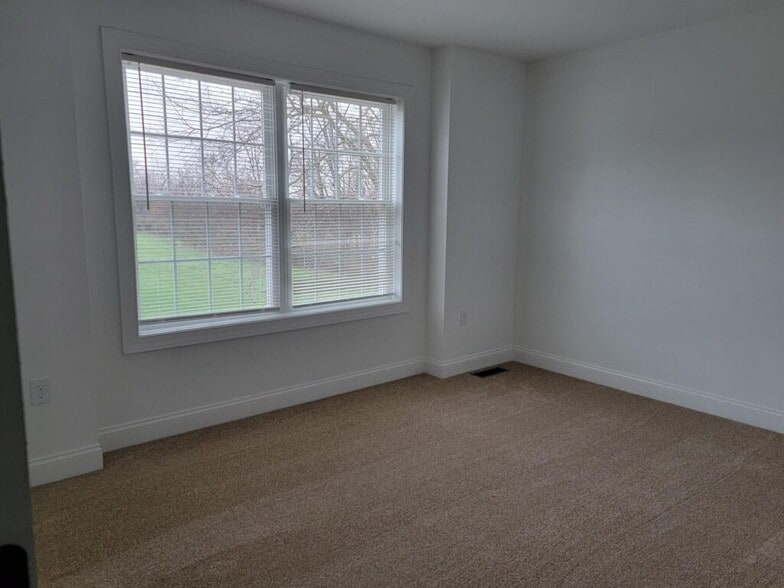 Building Photo - 438 Masonic Dr