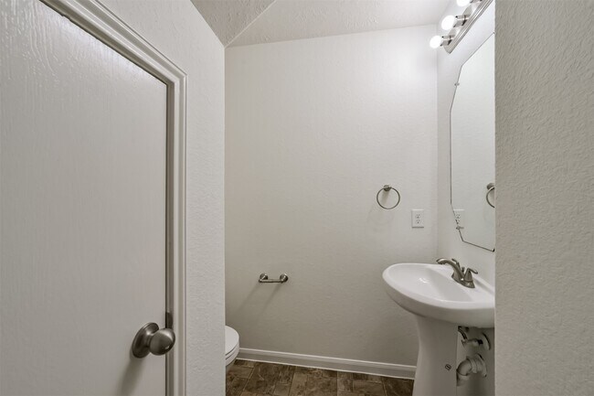 Building Photo - 9334 Valley Tree Ln