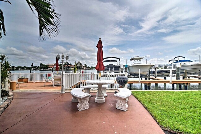 Building Photo - 8931 Blind Pass Rd