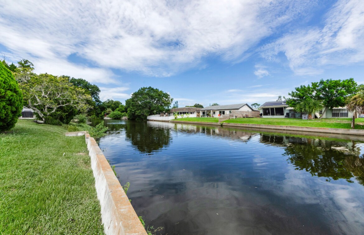 Building Photo - 3931 Sail Dr