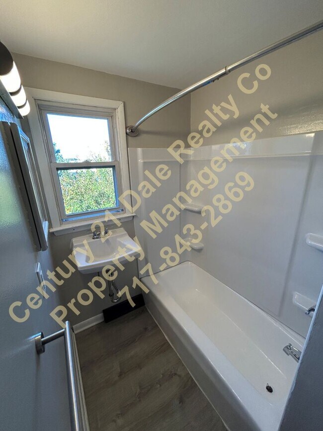 Building Photo - Meade Street 215-217