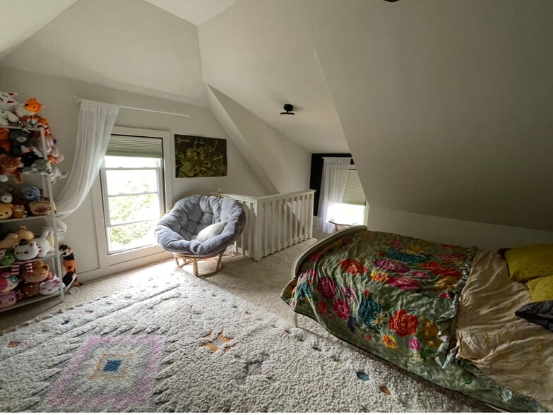 3rd floor bed room - 3568 N Cramer St