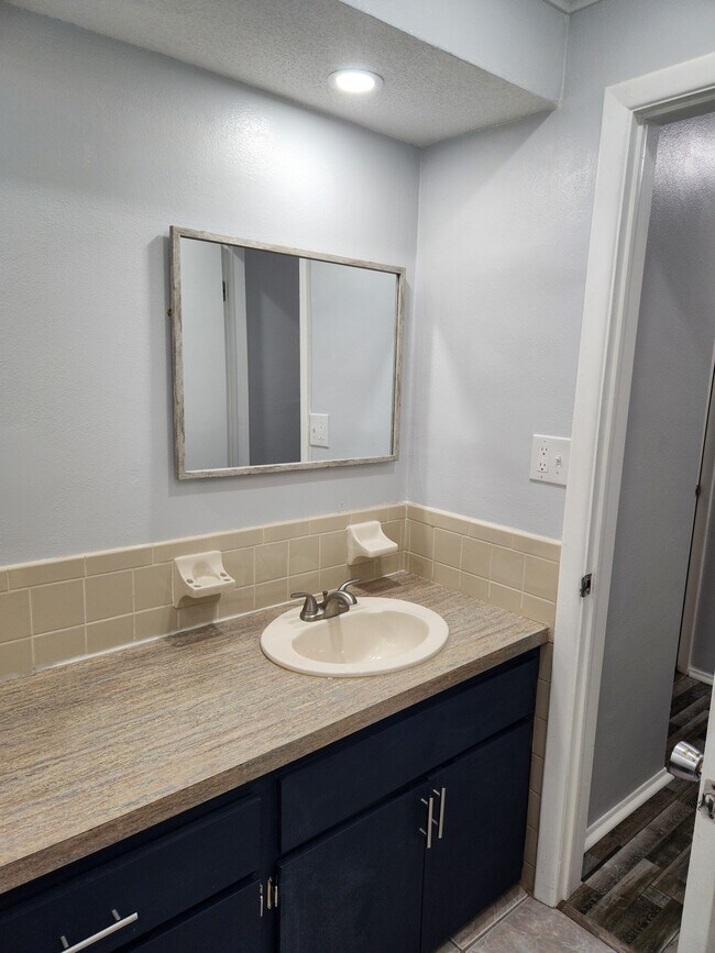 Building Photo - 9837 Marlinton Ln