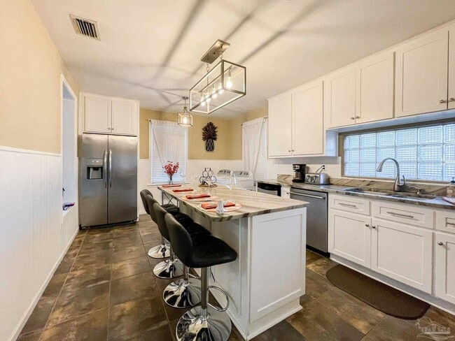 Building Photo - 1618 W Garden St