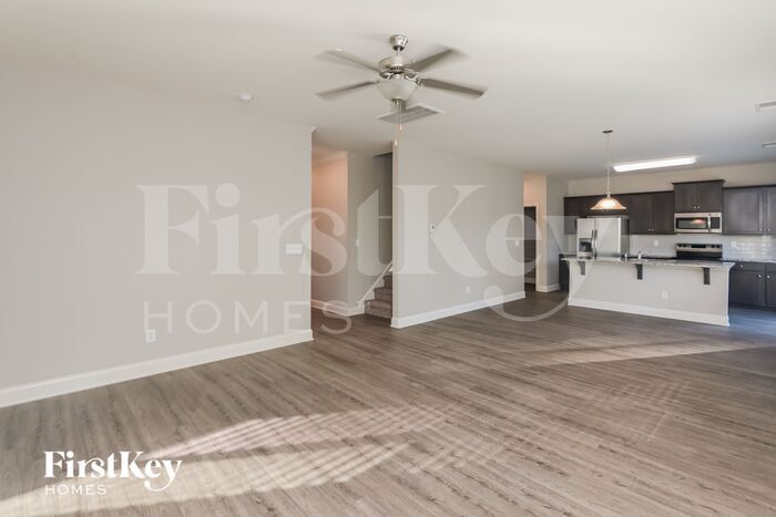 Building Photo - 9220 Evans Creek Ct