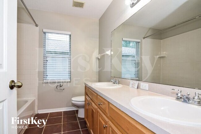 Building Photo - 3706 Treeline Dr