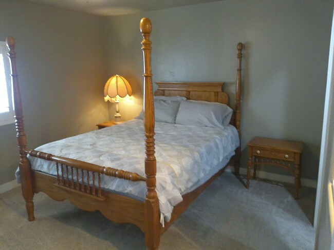 Building Photo - Spacious 4 bedroom 2 bath Double wide Available short term or long term