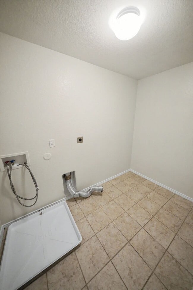 Building Photo - Spacious Cul-de-Sac Home in Bulverde Village - Realtor Commission: $500