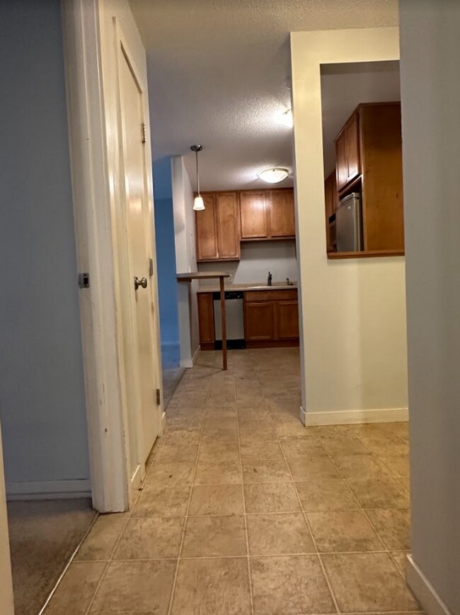 Building Photo - 3729 Snelling Ave