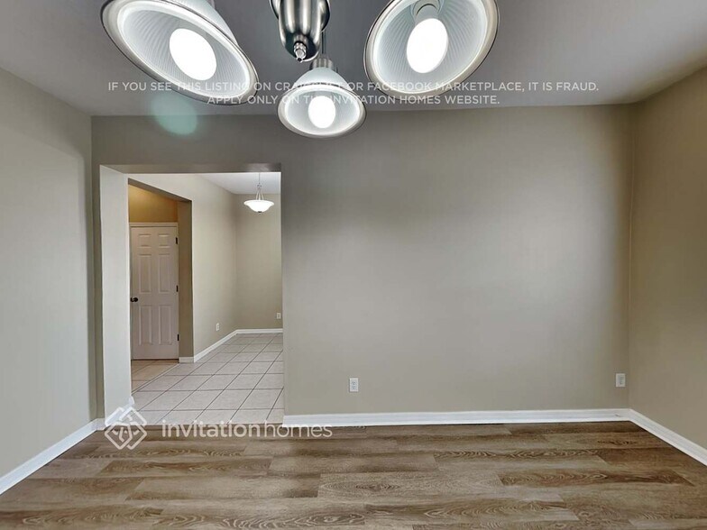 Building Photo - 7203 Wakeview Dr