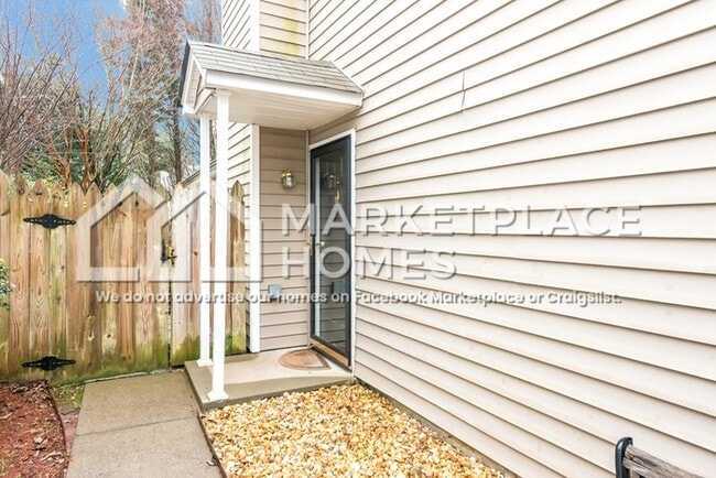 Building Photo - 2733 St Charles Ln NW