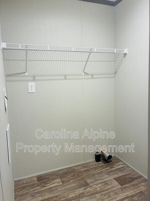 Building Photo - 315 Starling Ln