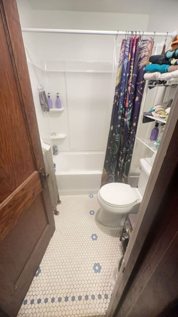 Building Photo - 4BR Home Near Olbrich Gardens & Garver Feed Mill